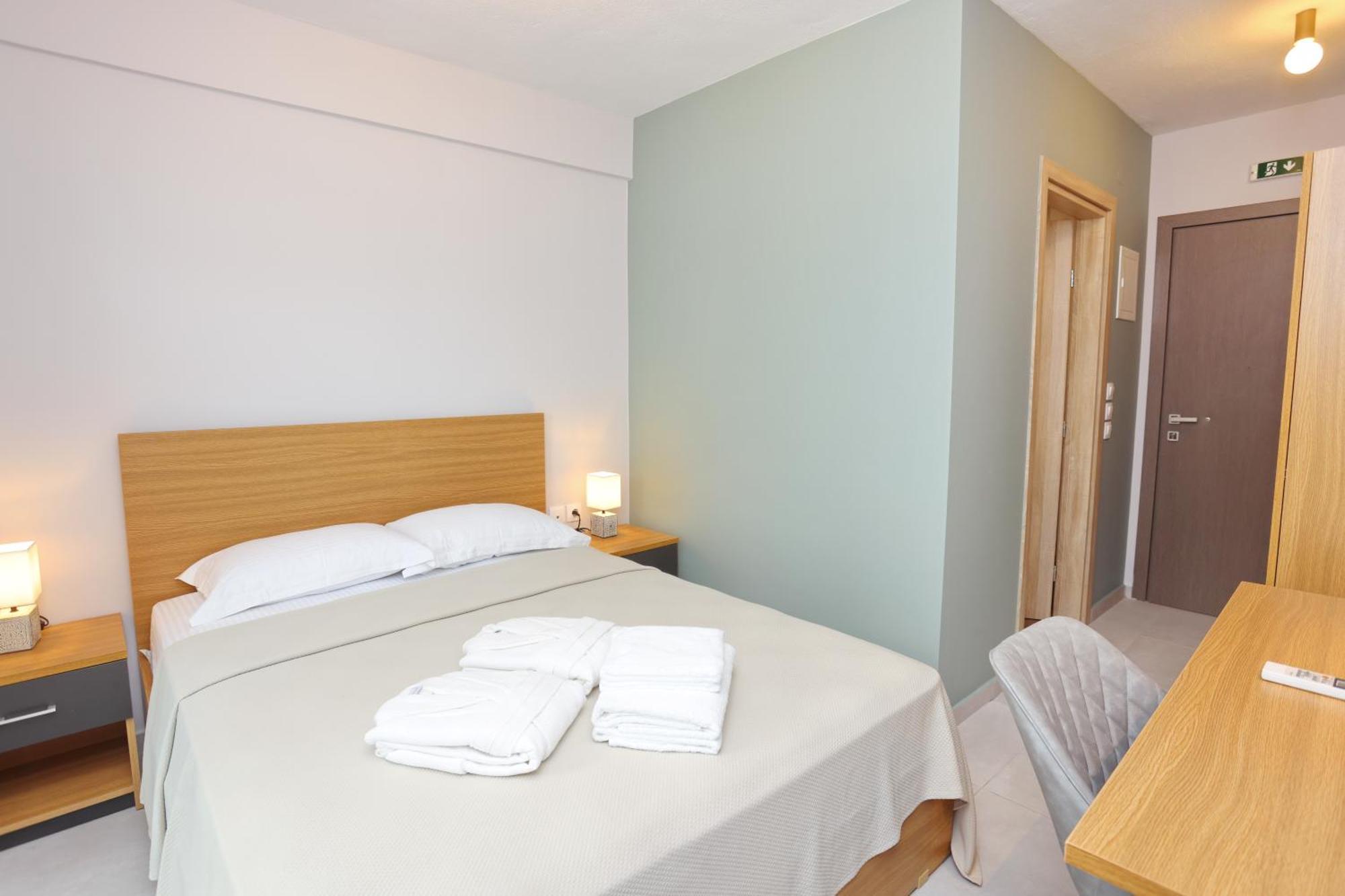 Cynthia Aparthotel Nea Vrasna Bilik gambar