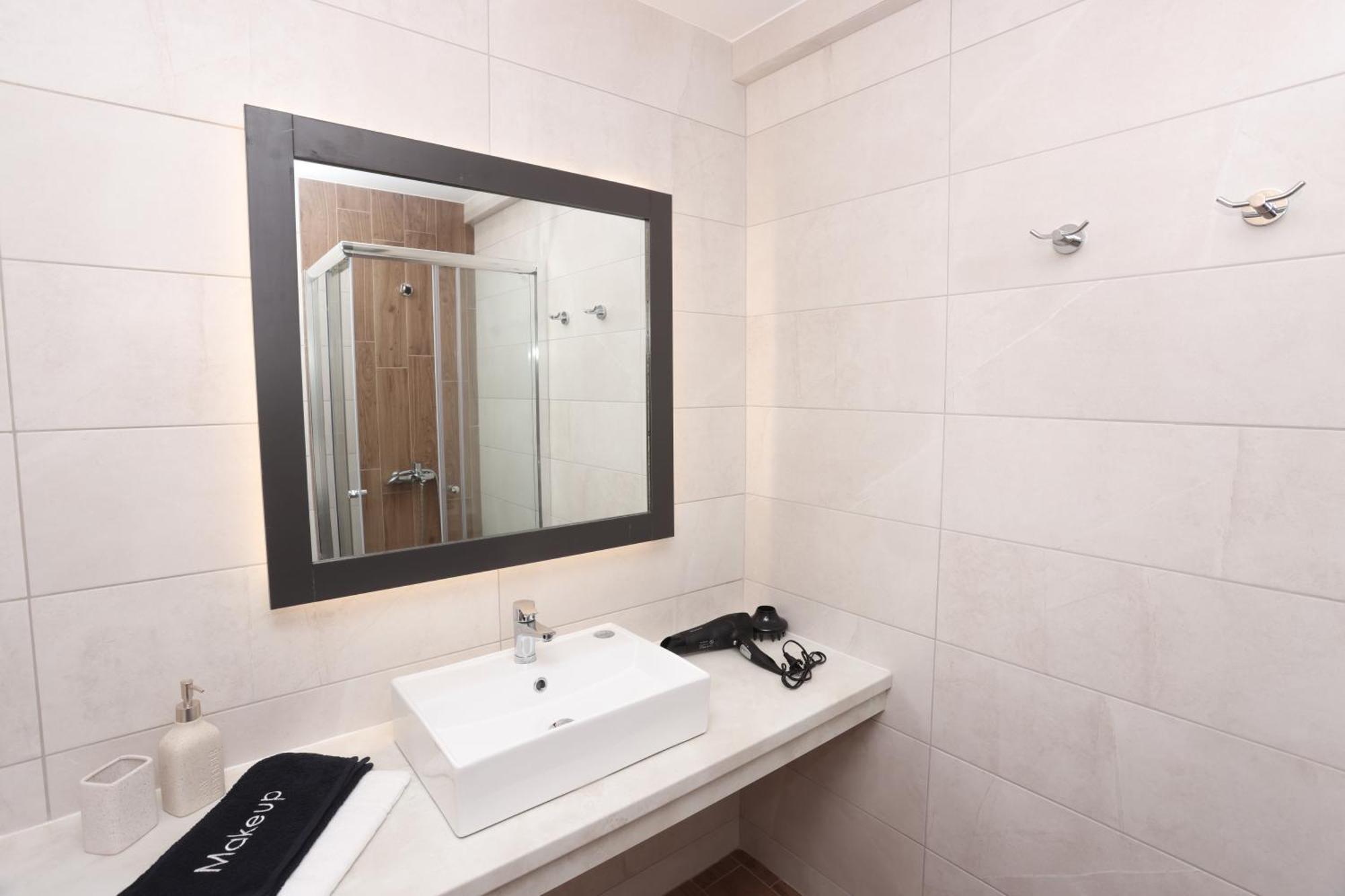 Cynthia Aparthotel Nea Vrasna Bilik gambar